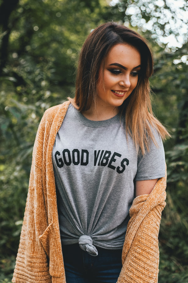 Good Vibes Graphic Tee - Barefoot Dreamer