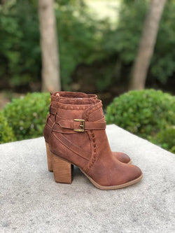 Carlie Booties with Stacked Heel - Barefoot Dreamer